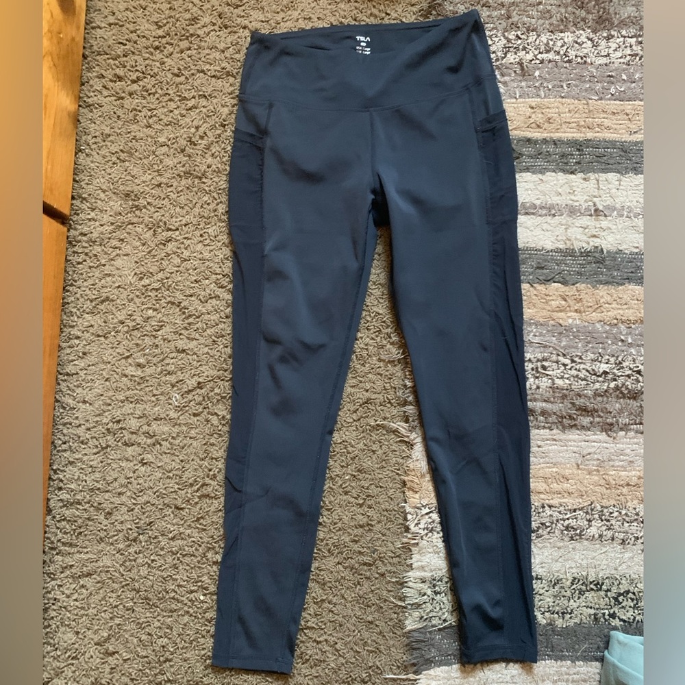 Dark grey leggings